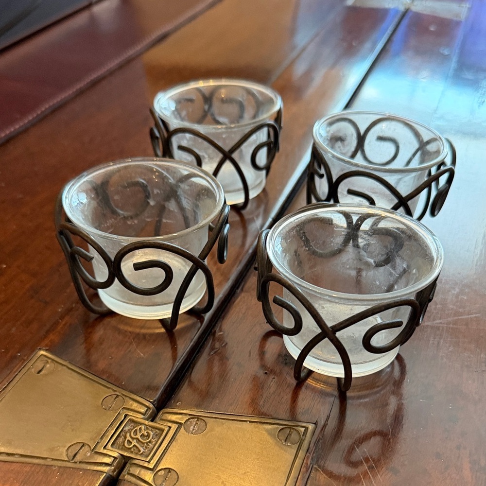 Southern Living set of 4 Glass Votive Holders with Scroll Metal Stands